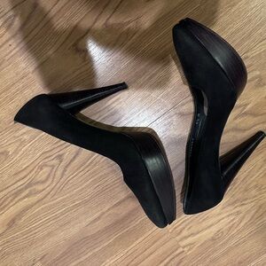 Stuart Weitzman, black suede leather stacked platform pumps, Sz 6.5
